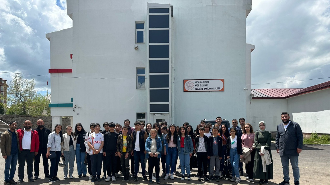 ARDAHAN/DAMAL-Cumhurbaşkanı Süleyman Demirel Ortaokulu Öğrencileri Okul Ziyareti